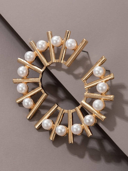 Gold earrings with faux pearls